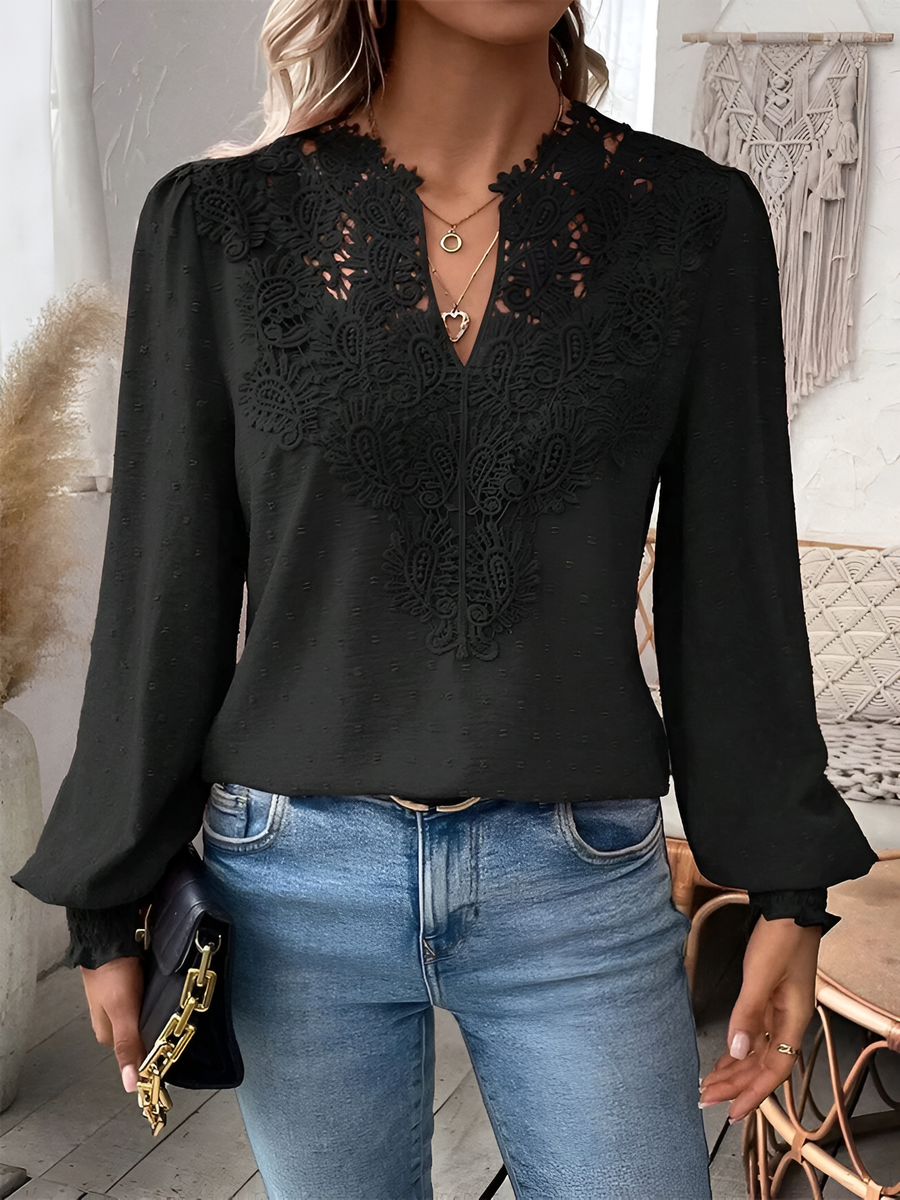 Chemisier élégant pour femmes avec de luxueux détails brodés - le parfait look polyvalent et décontracté.