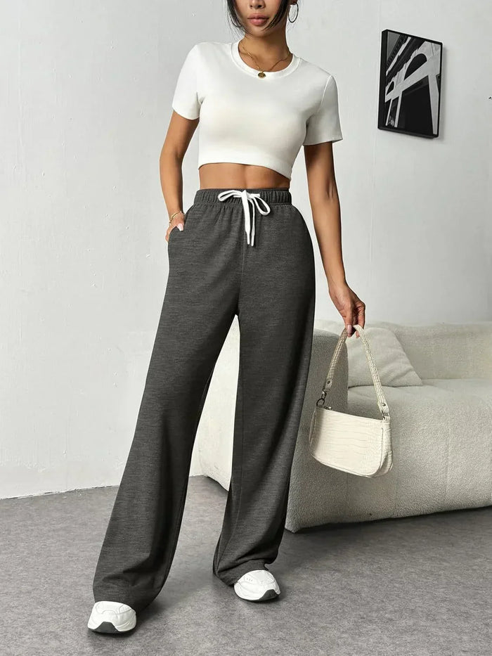 Pantalon de survêtement à jambes larges pour femmes - confort et style ultimes avec un tissu doux et extensible pour une journée décontractée et à la mode