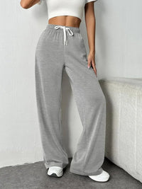 Pantalon de survêtement à jambes larges pour femmes - confort et style ultimes avec un tissu doux et extensible pour une journée décontractée et à la mode