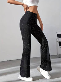 Pantalon flare noir brillant pour femmes - tendance et élégance