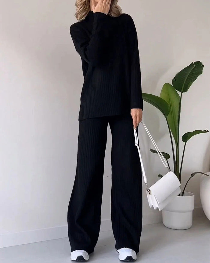 Ensemble décontracté élégant avec col roulé confortable et pantalon assorti pour un look sans effort