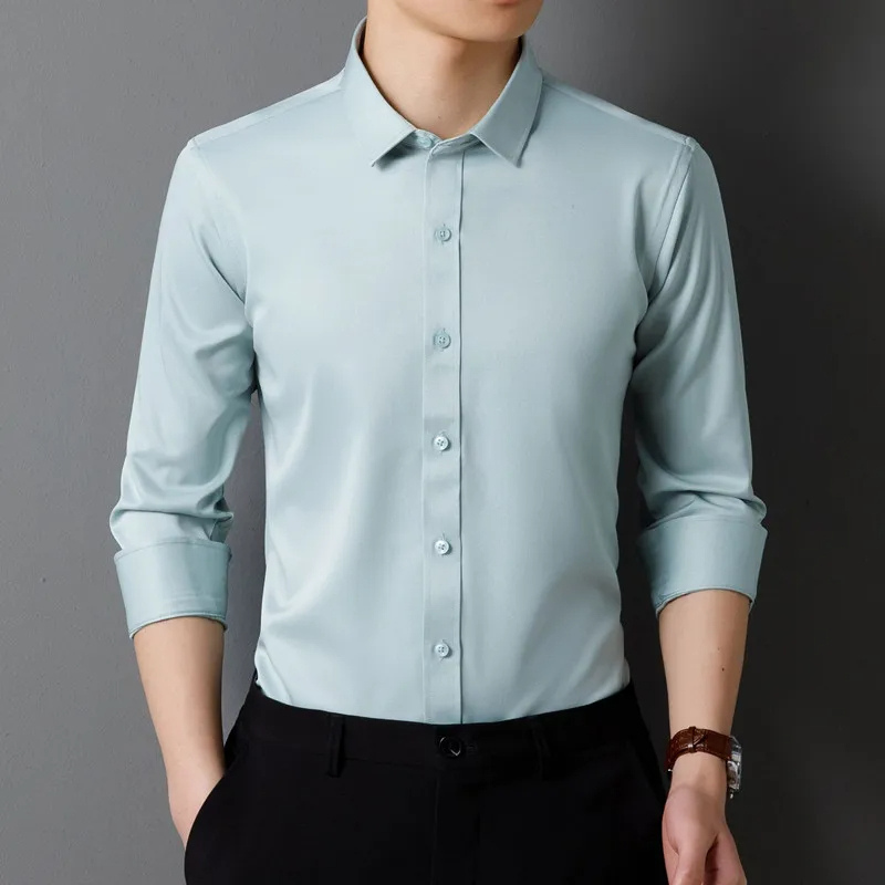 Camisole de corte ajustée pour homme avec mangas largas et cierre de botones