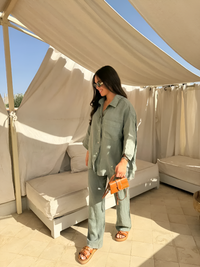 Ensemble 2 pièces blouse et pantalon en lin pour femme - tenue d'été élégante et respirante pour une tenue décontractée
