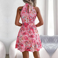 Robe pour femmes à col halter avec imprimé floral, taille ajustée, jupe évasée et longueur courte
