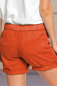 Short pour femmes avec cordon de taille ajustable et ourlet retourné pour un style décontracté