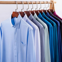 Chemise classique pour homme à manches longues avec poche sur la poitrine