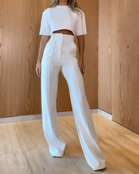 Ensemble 2 pièces élégant pour femmes, composé d'un top court personnalisé et d'un pantalon évasé - Parfait pour un look chic sans effort
