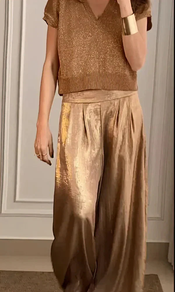 Elégant haut en tricot à manches courtes doré pour femmes - tricots élégants et sophistiqués