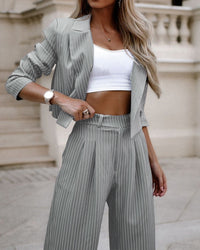 Ensemble 2 pièces élégant : blazer court rayé et pantalon large à taille haute