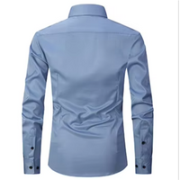Camisole de corte masculine slim avec boutons de contraste et mangas largas