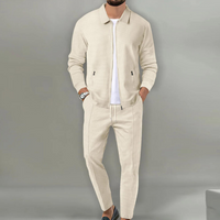 Ensemble deux pièces avec veste à fermeture éclair et pantalon pour hommes