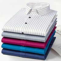 Chemise classique pour homme à manches longues avec poche sur la poitrine