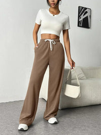 Pantalon de survêtement à jambes larges pour femmes - confort et style ultimes avec un tissu doux et extensible pour une journée décontractée et à la mode