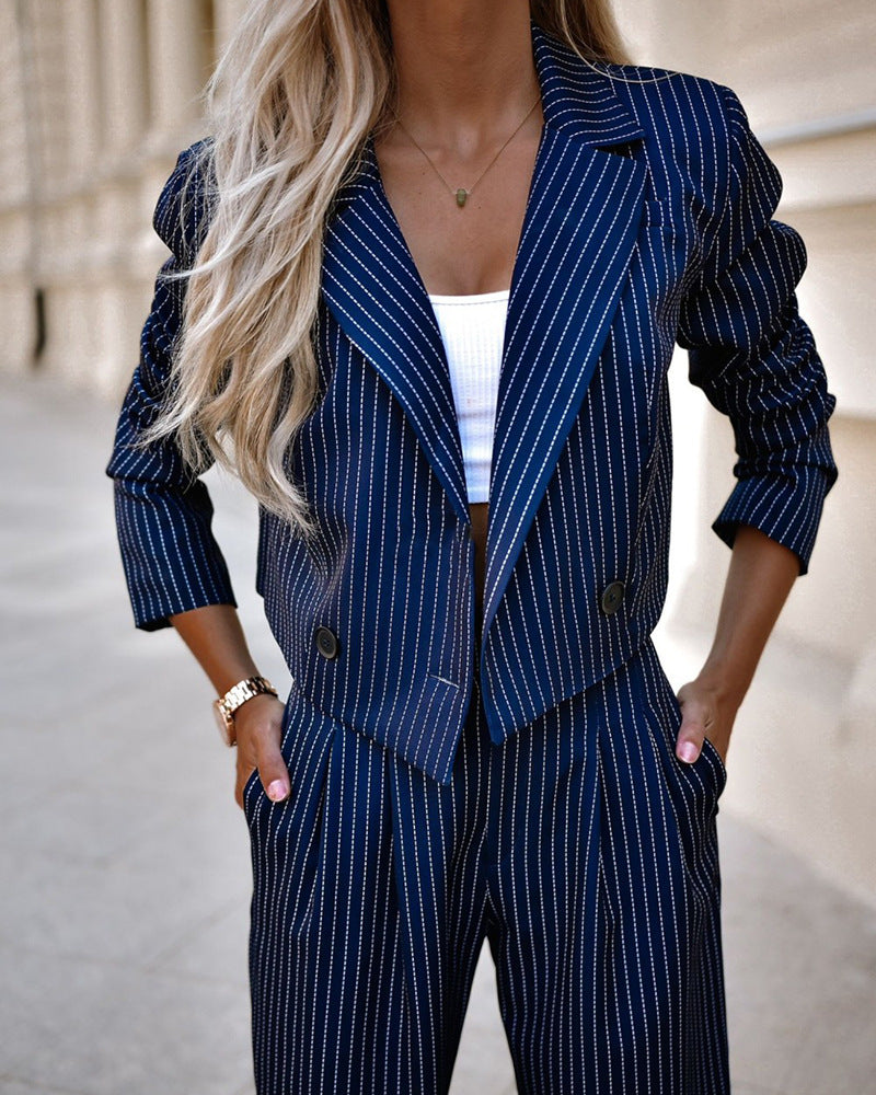 Ensemble 2 pièces élégant : blazer court rayé et pantalon large à taille haute