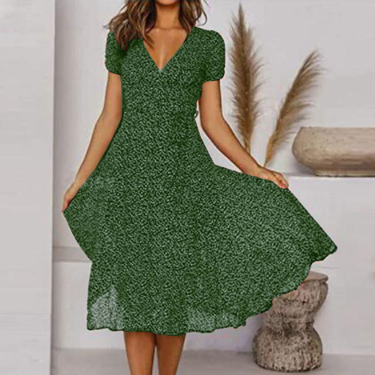 Robe d'été élégante avec col en V flatteur