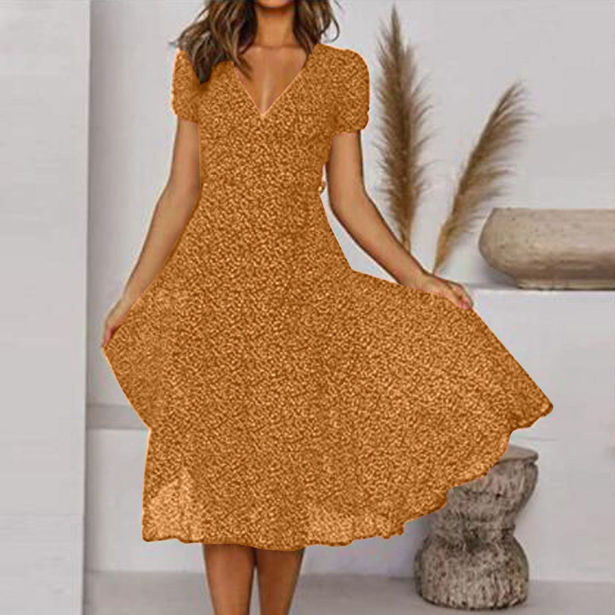 Robe d'été élégante avec col en V flatteur