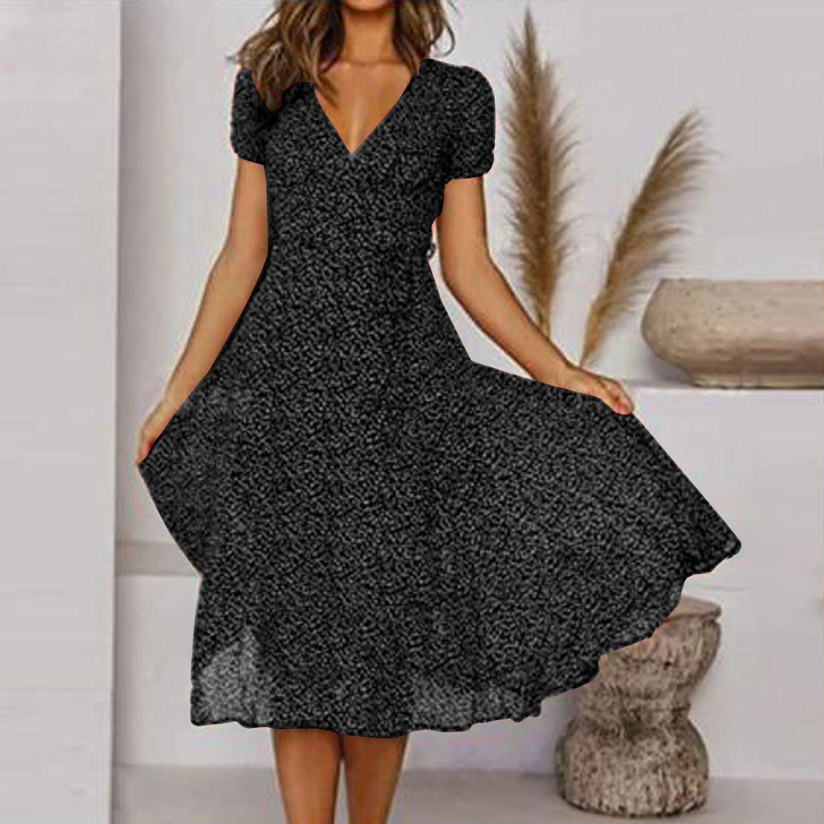 Robe d'été élégante avec col en V flatteur