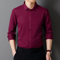 Camisole de corte ajustée pour homme avec mangas largas et cierre de botones