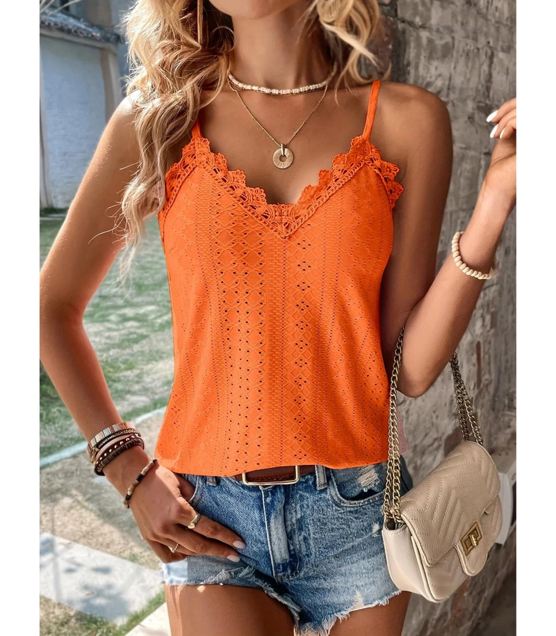 Élégant cami pour femmes avec dentelle - l'accent estival parfait pour un look sophistiqué