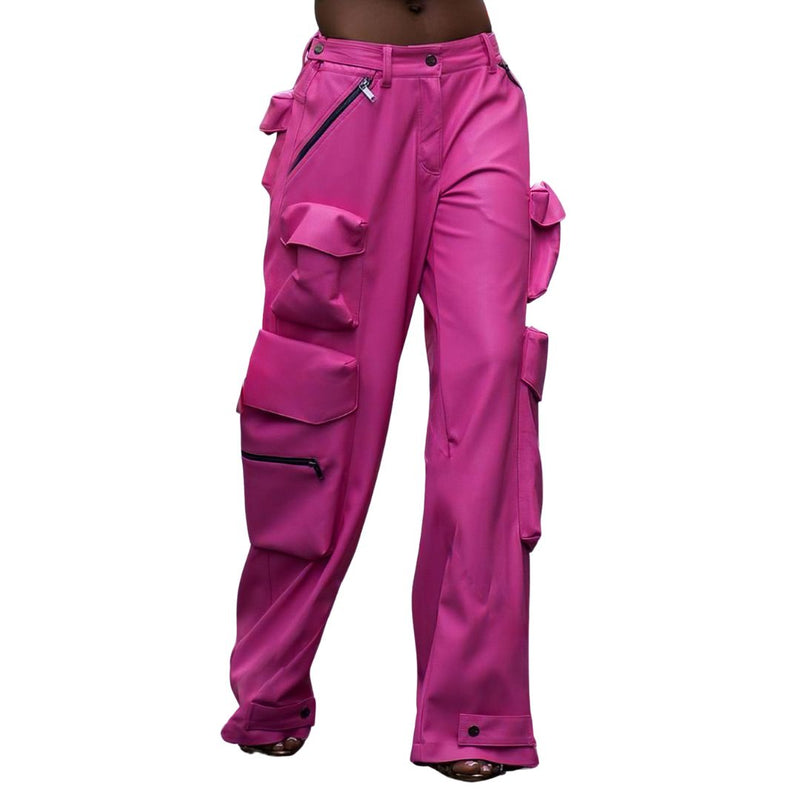 Pantalon cargo rose pour femme - Jambes larges et poches spacieuses pour un modèle tendance et confortable au quotidien