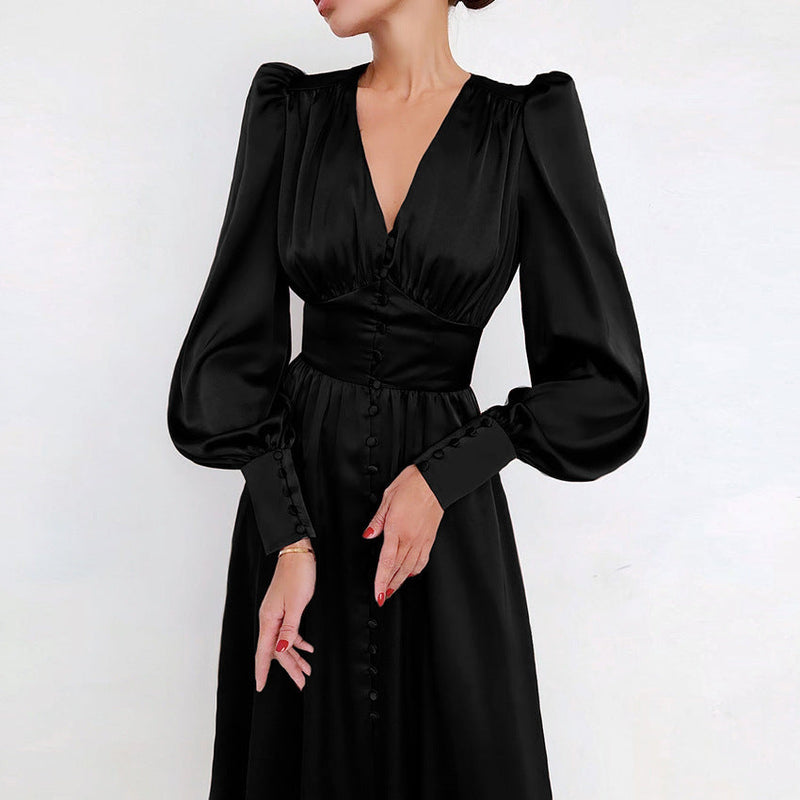Robe élégante en satin français avec manches bouffantes et coupe ajustée séduisante