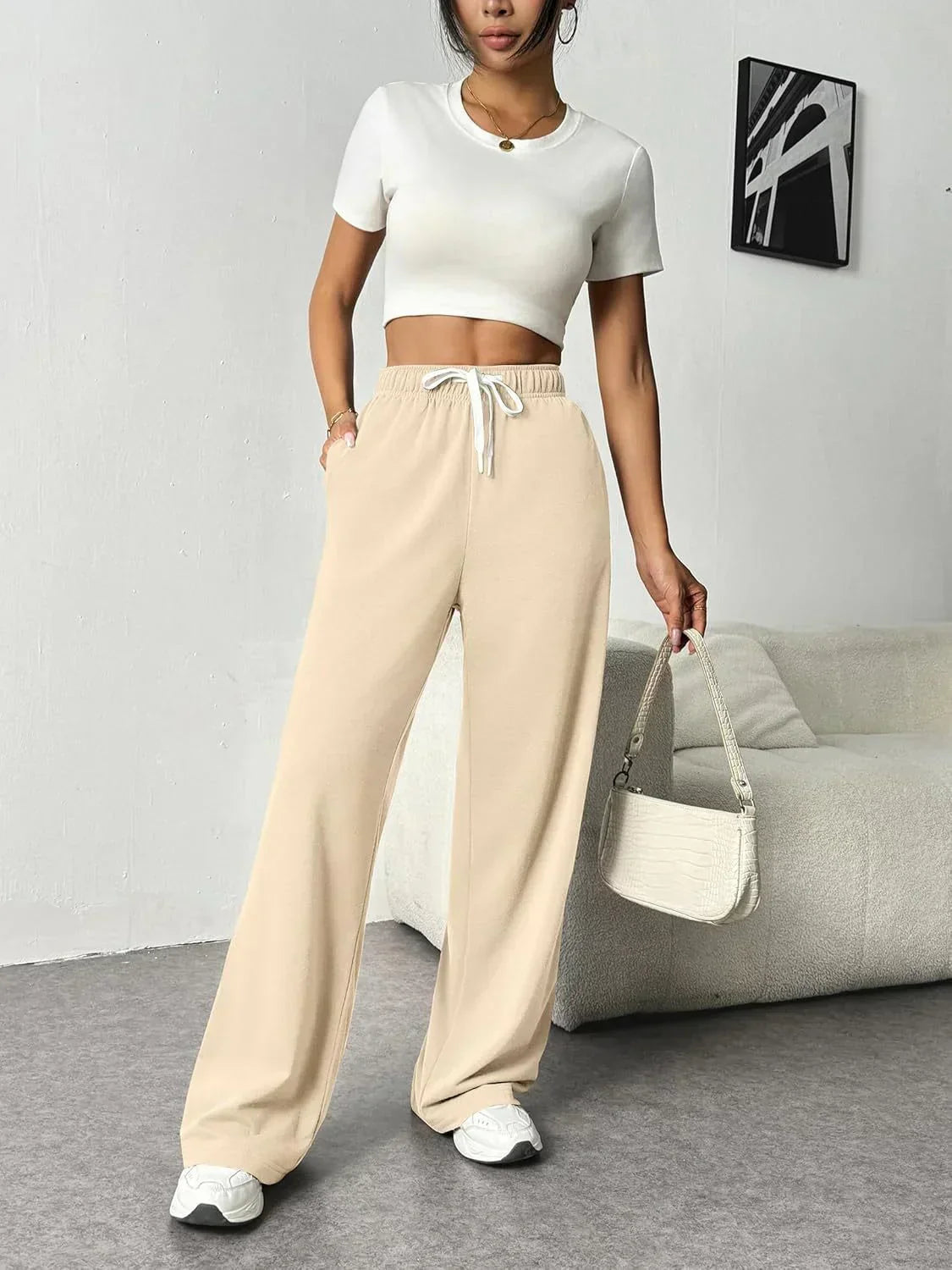 Pantalon de survêtement à jambes larges pour femmes - confort et style ultimes avec un tissu doux et extensible pour une journée décontractée et à la mode