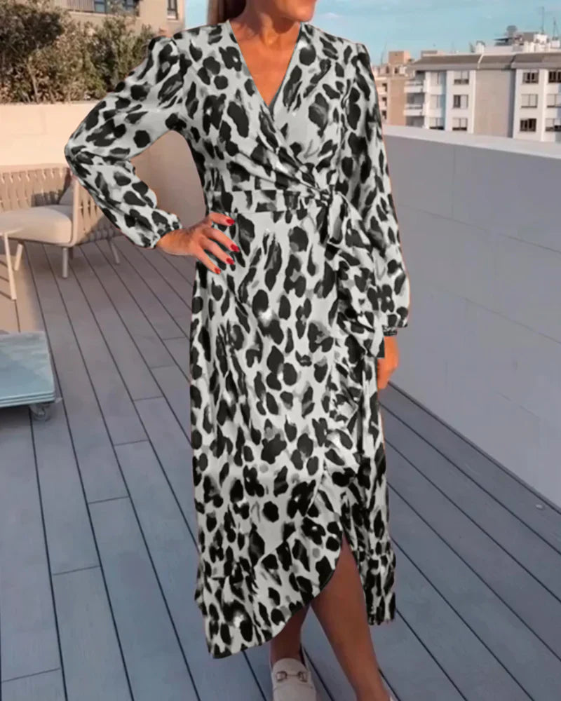 Chemise chic en V avec plis en léopard en polyester léger
