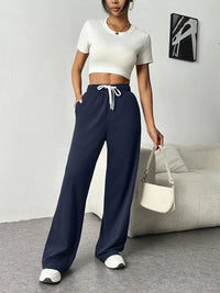 Pantalon de survêtement à jambes larges pour femmes - confort et style ultimes avec un tissu doux et extensible pour une journée décontractée et à la mode