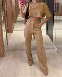Ensemble 2 pièces élégant pour femmes, composé d'un top court personnalisé et d'un pantalon évasé - Parfait pour un look chic sans effort
