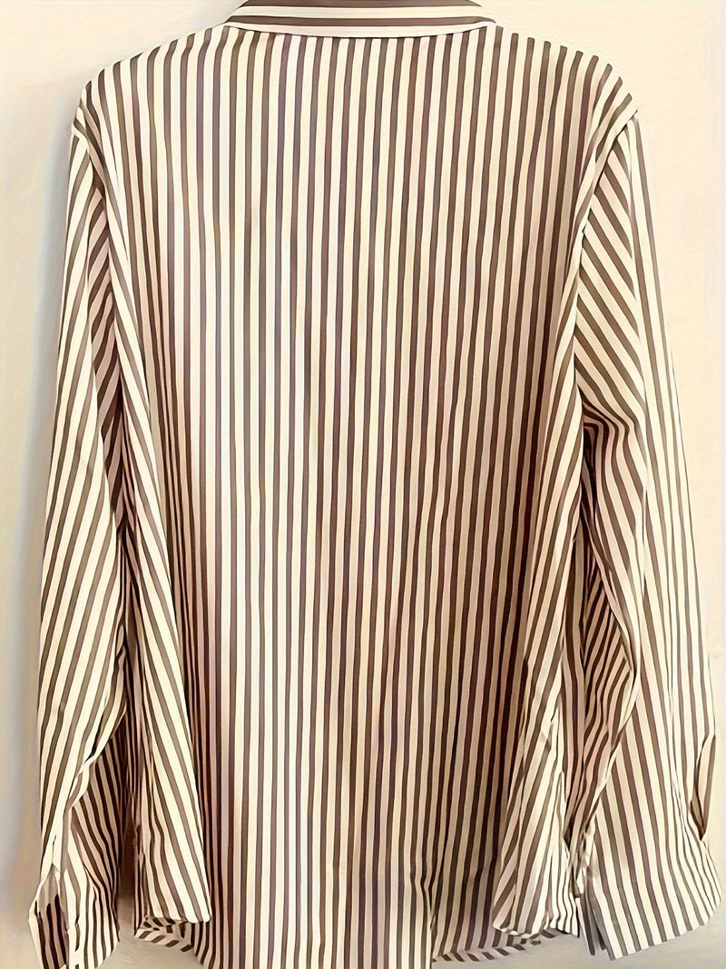 Élégante blouse rayée pour femme avec fermeture à boutons et manches longues pour un look élégant