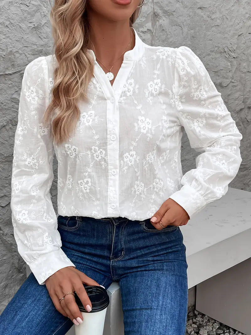 Élégante blouse d'été blanche brodée pour femmes - chemise élégante à bras long pour femmes