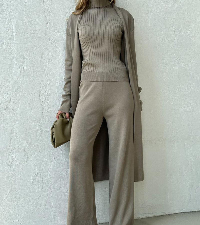 Élégant ensemble de vêtements d'intérieur 3 pièces en tricot pour femmes, pour un confort et un style ultimes