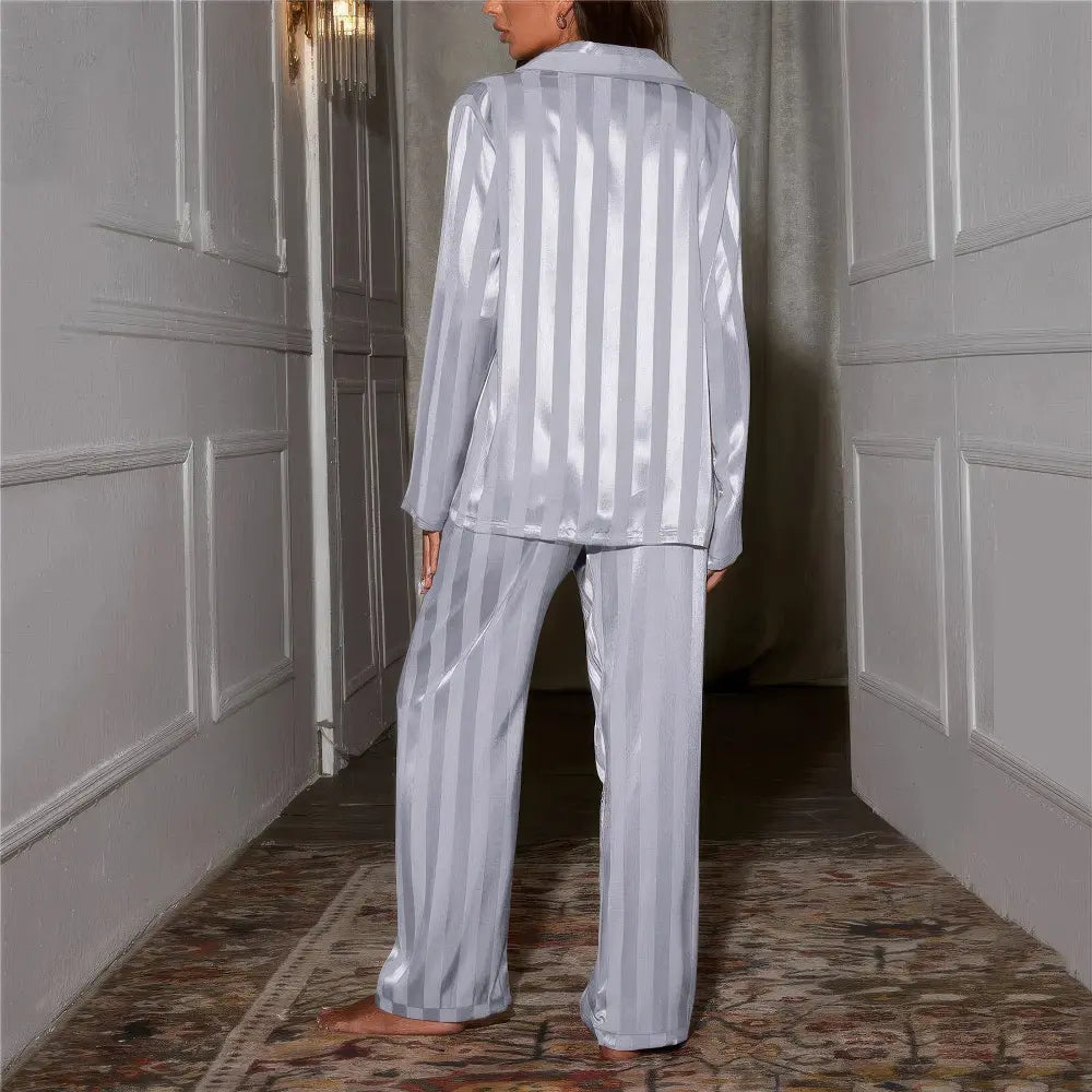 Pyjama de luxe Esmee avec accents de soie pour un confort ultime