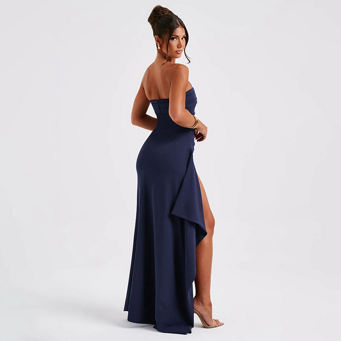 Élégante robe longue sans bretelles avec fente croisée pour un look de soirée parfait