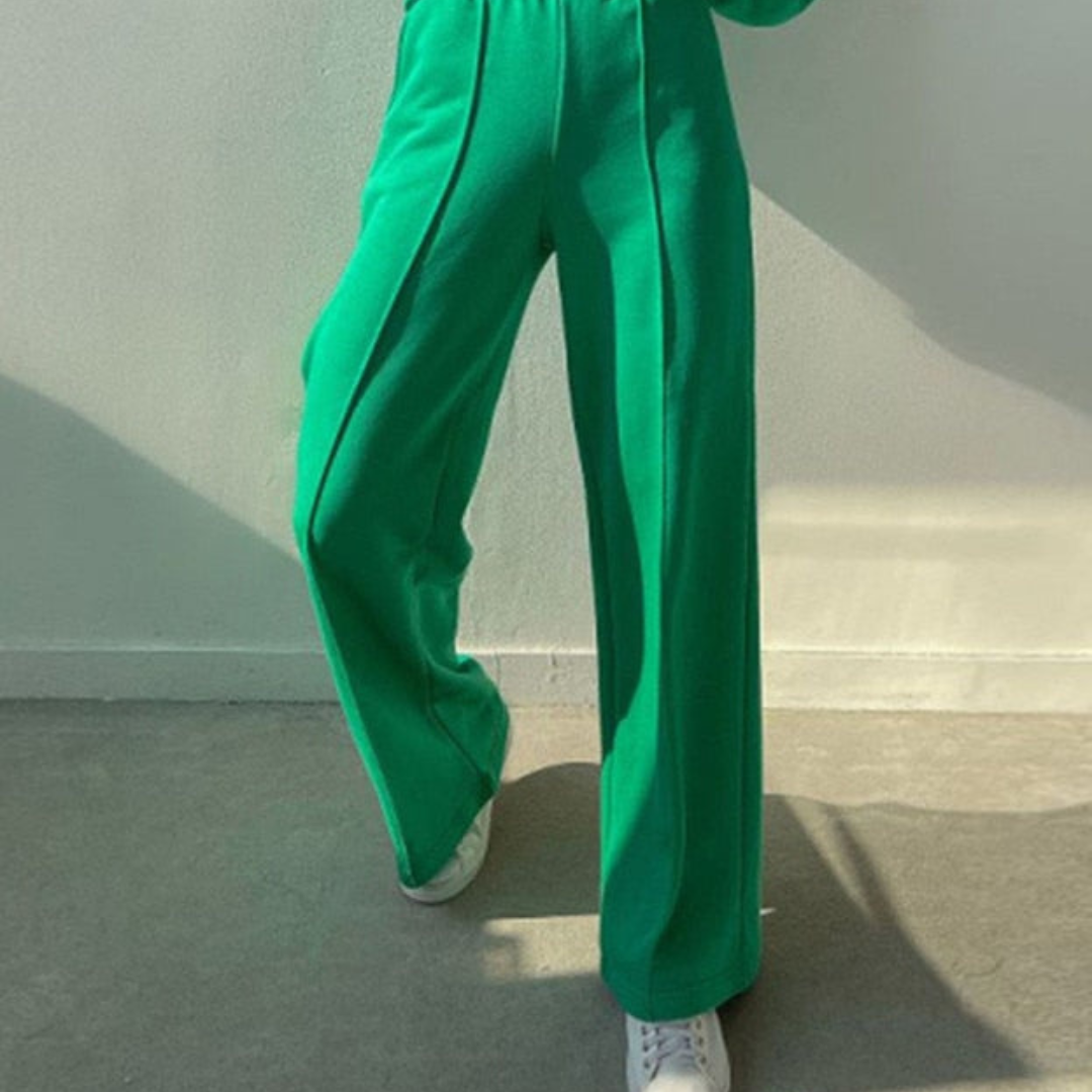 Lulu Luxury 2-Piece Jogging Suit for Women - Comfort and Style in One Set