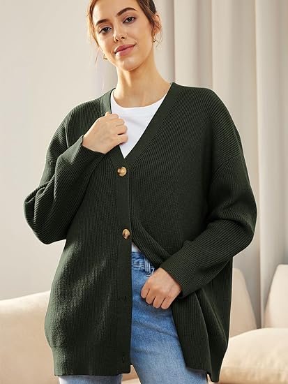 Cardigan surdimensionné pour femmes avec col en V et fermeture à boutons pour un look élégant et confortable