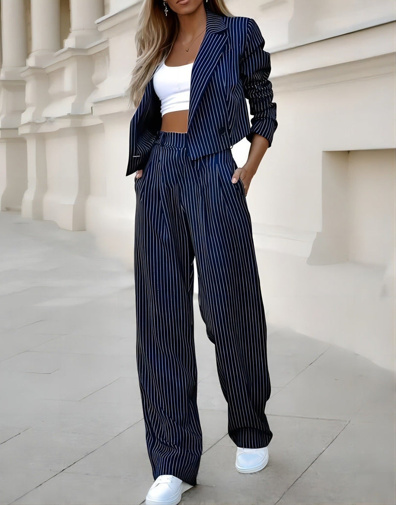 Ensemble 2 pièces élégant : blazer court rayé et pantalon large à taille haute