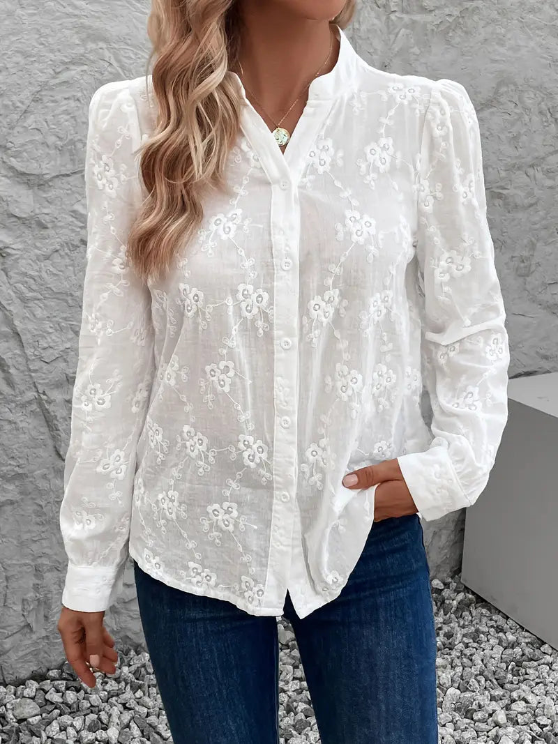 Élégante blouse d'été blanche brodée pour femmes - chemise élégante à bras long pour femmes