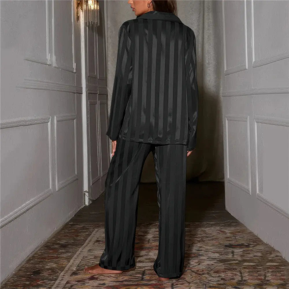 Pyjama de luxe Esmee avec accents de soie pour un confort ultime