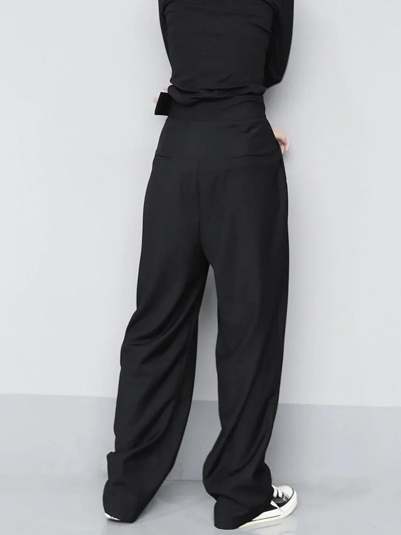 Pantalon noir polyvalent à jambes larges pour femmes, avec des plis élégants pour un look chic et décontracté