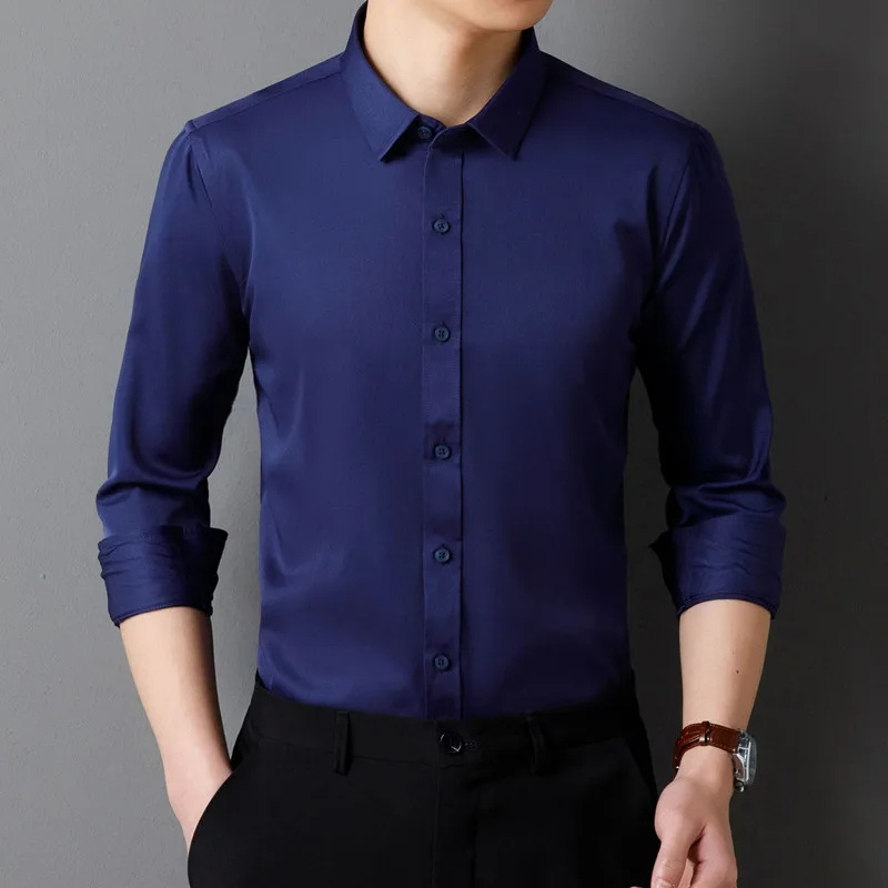 Camisole de corte ajustée pour homme avec mangas largas et cierre de botones