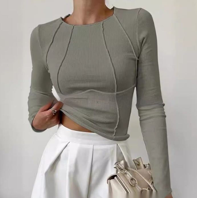 T-shirt ajusté à manches longues de couleur unie et à motif fendu en tricot pour les femmes