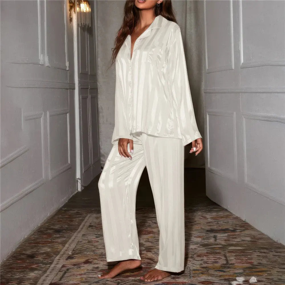 Pyjama de luxe Esmee avec accents de soie pour un confort ultime