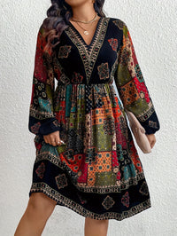 Robe longue bohémienne femme - décolleté en V avec patchwork paisley - manches longues fluide et élégante