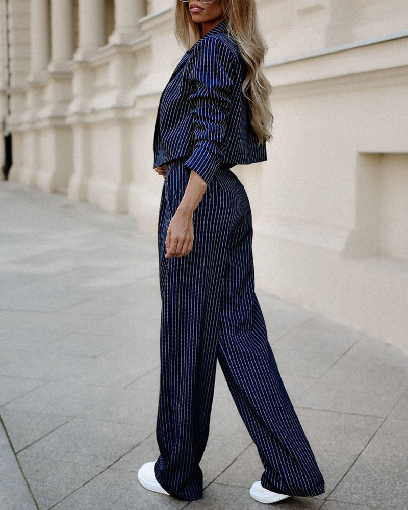 Ensemble 2 pièces élégant : blazer court rayé et pantalon large à taille haute