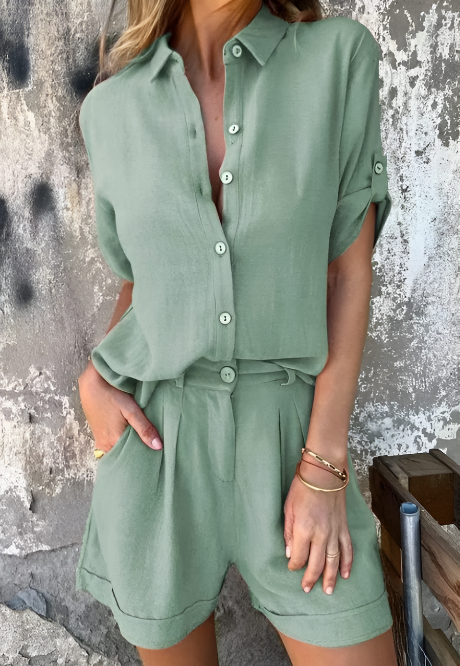 Ensemble d'été 2 pièces pour femmes avec chemise décontractée et short - coupe aérée et confortable pour les journées décontractées