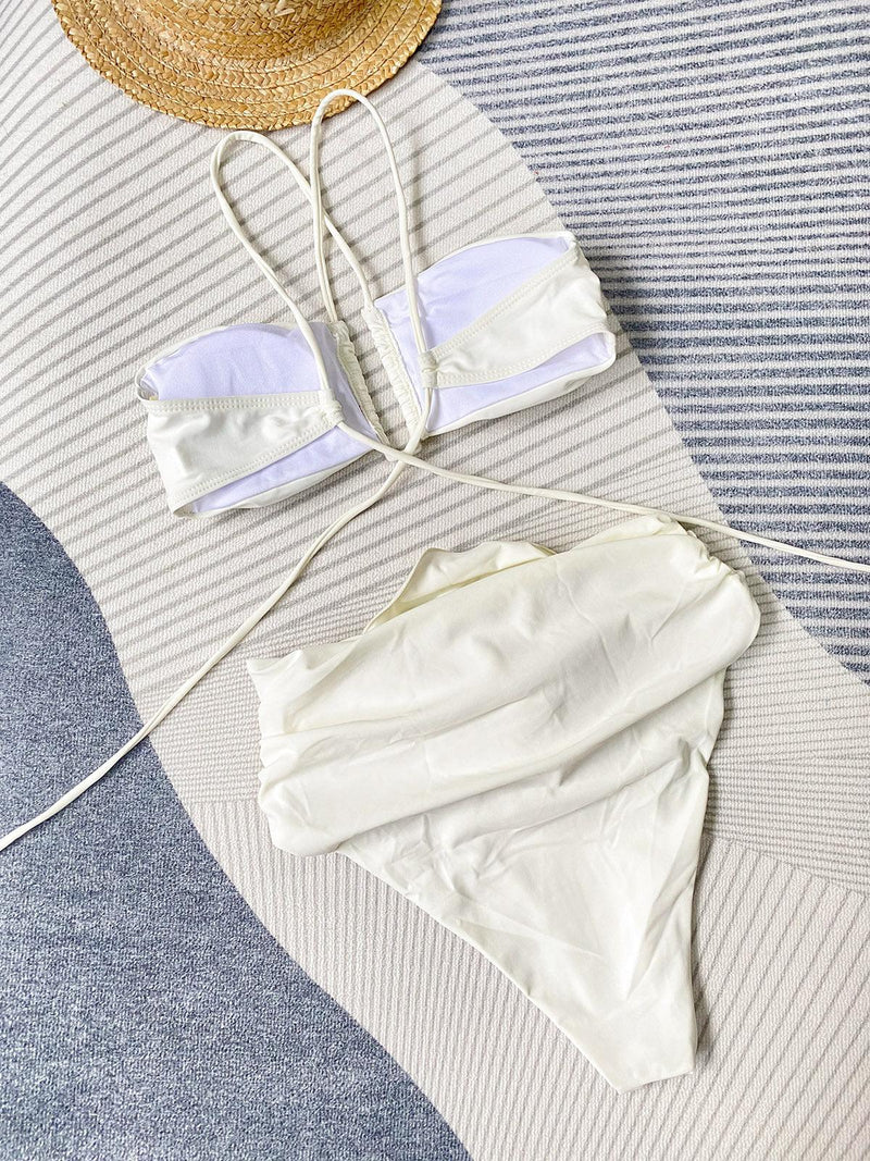 Seiße Frauen Bügel-Bikini mit Blumenmuster und eleganter Halter-Optik