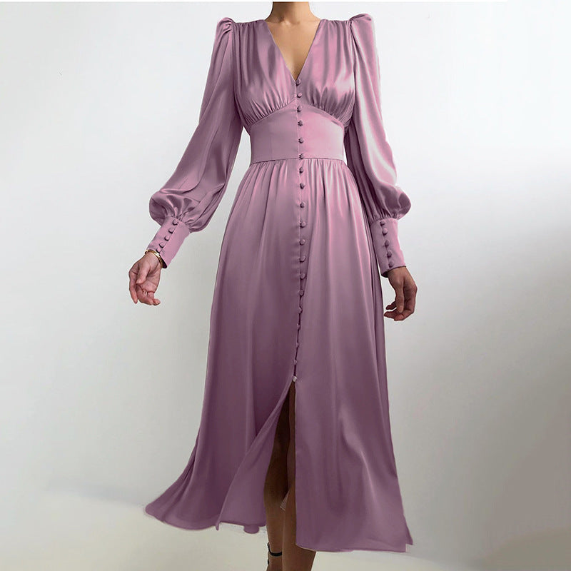 Robe élégante en satin français avec manches bouffantes et coupe ajustée séduisante