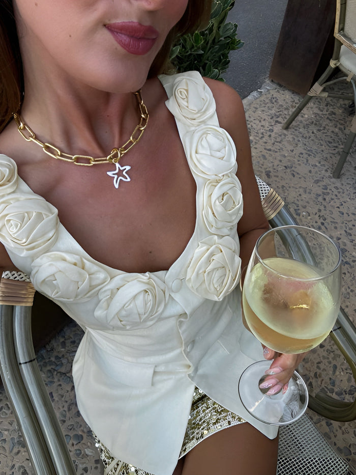 Débardeur élégant à fleurs blanches - blouse sans manches pour femmes