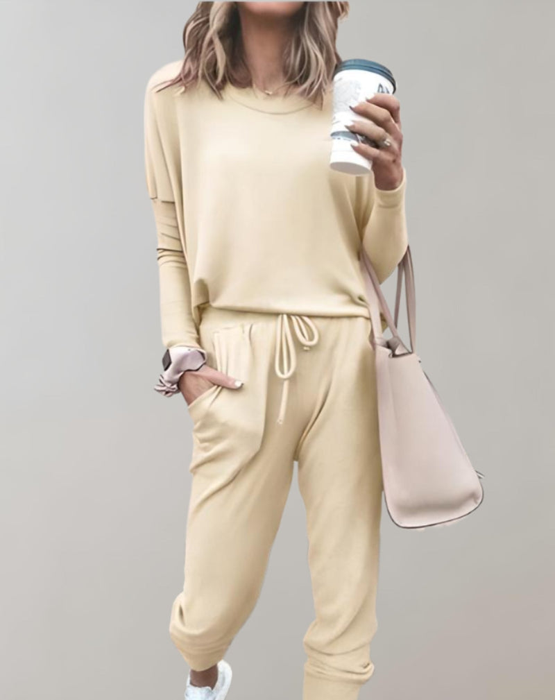 Ensemble confortable de vêtements d'intérieur pour femmes, composé d'un haut et d'un pantalon douillets, pour une décontraction optimale